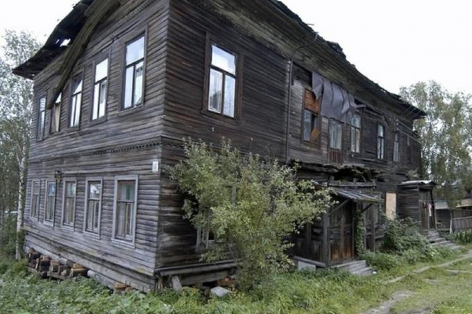 Piemērs vecās mājas (attēla avots - Yandex-bildes)