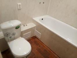 Apskaidrošanas blāvi vannas vērā veikls vannas istaba. Ekonomisks labot viņu pašu rokās