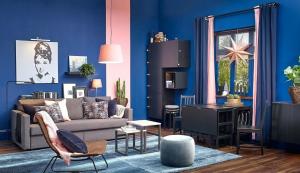 Kāpēc tas nav nepieciešams ķerties pie apdares sienām, pērkot mēbeles un aksesuāri, lai pievienotu stilu un spilgtas krāsas interjerā