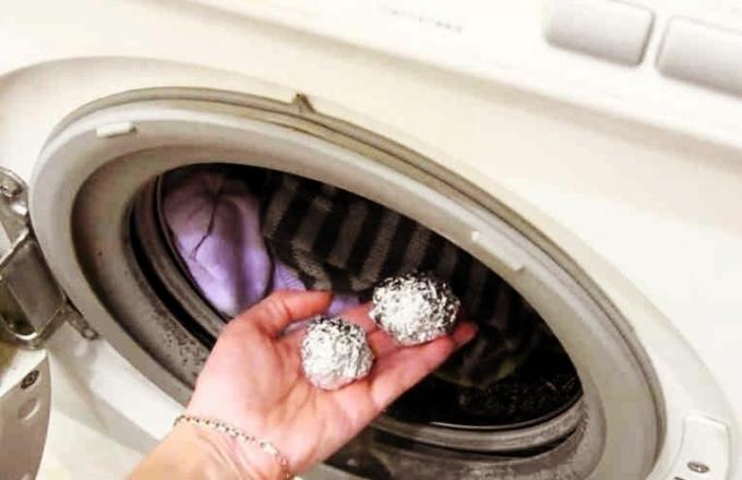 Kas ir veļas mašīnā likt bumbiņas foliju? | ZikZak