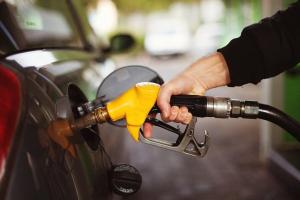 Kāda ir maksa par benzīna bez nodokļiem?