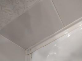 Linolejs uz sienām vannas istabā, nevis flīzes: budžets un ātri apdares bez vīlēm, pelējums