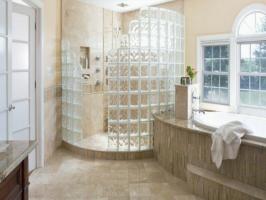 Vannas istabas dizains ar stiklu - kāpēc tas bija tik svarīgi