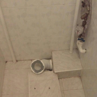 Jūs nevarat pārvietot tualetes daudzdzīvokļu prom no stāvvada? Jā, pat tālākajā telpā!